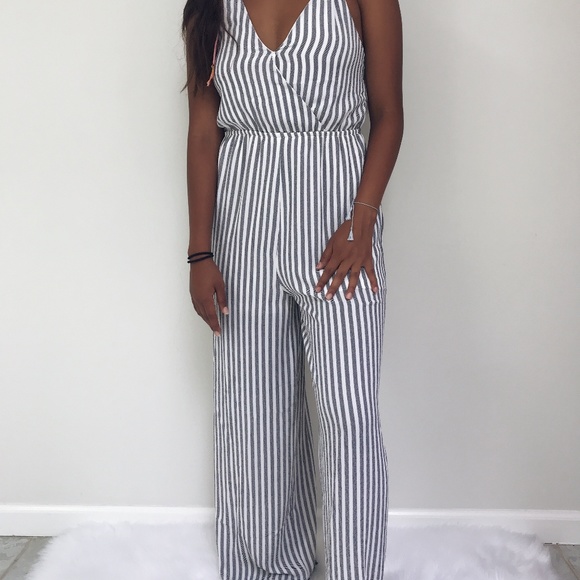 🆕 Davina - White + Black Striped Jumpsuit - Picture 7 of 7